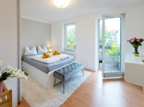 Schlosskönig - Modernes & zentrales Apartment mit Balkon und Arbeitsplatz Schwerin
